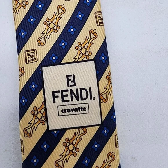 Fendi Cravatte 100% Silk Tie - Picture 6 of 6